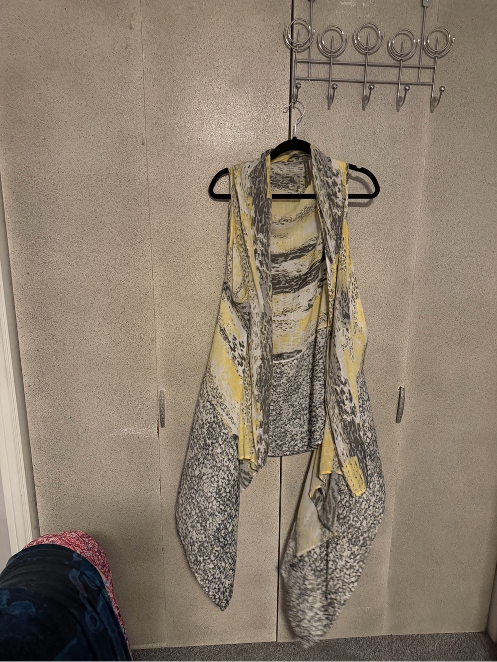 Penningtons Draped Open Front Sleeveless Vest - Yellow & Gray Print